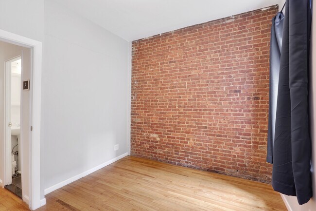 Foto del edificio - 516 E 11th St