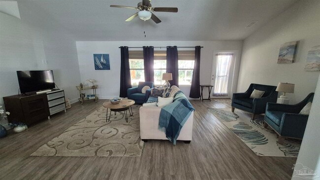 Foto del edificio - 2102 Fairchild St