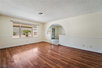 Building Photo - 4208 N Fox Point Dr