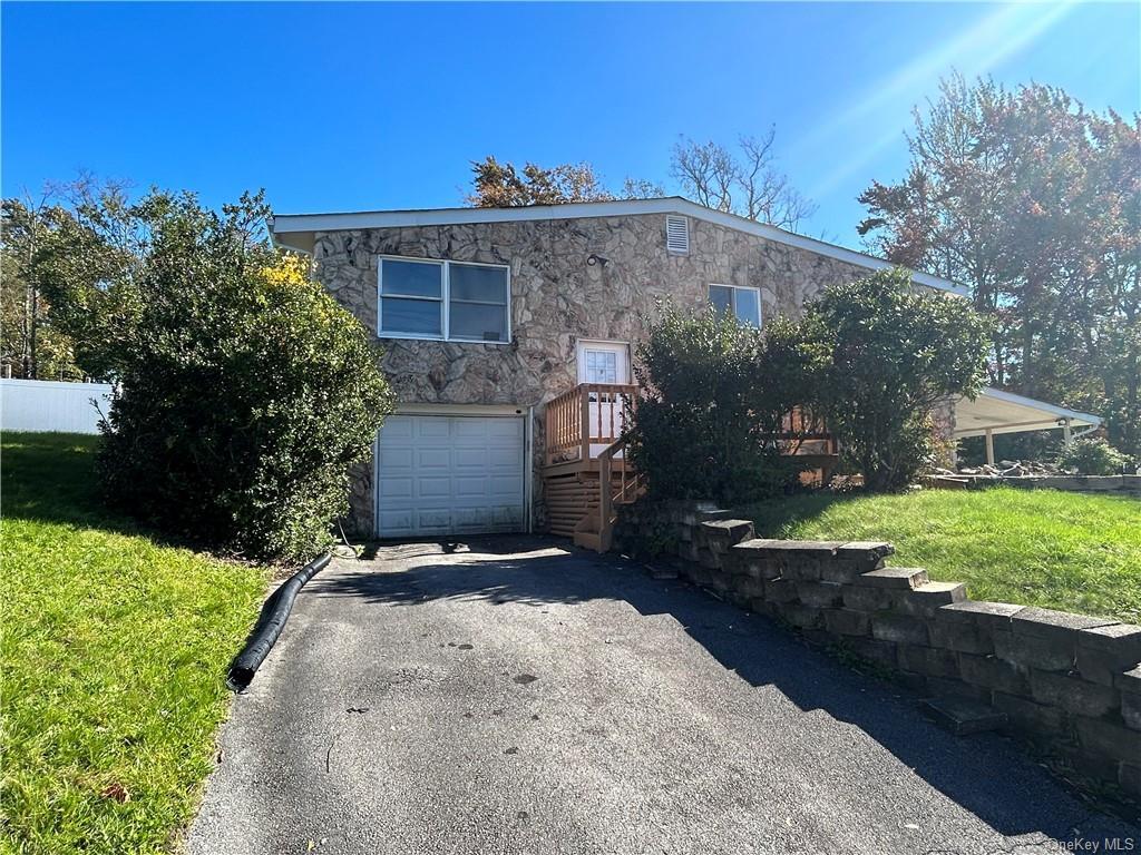 Primary Photo - 3 Tulip Ln