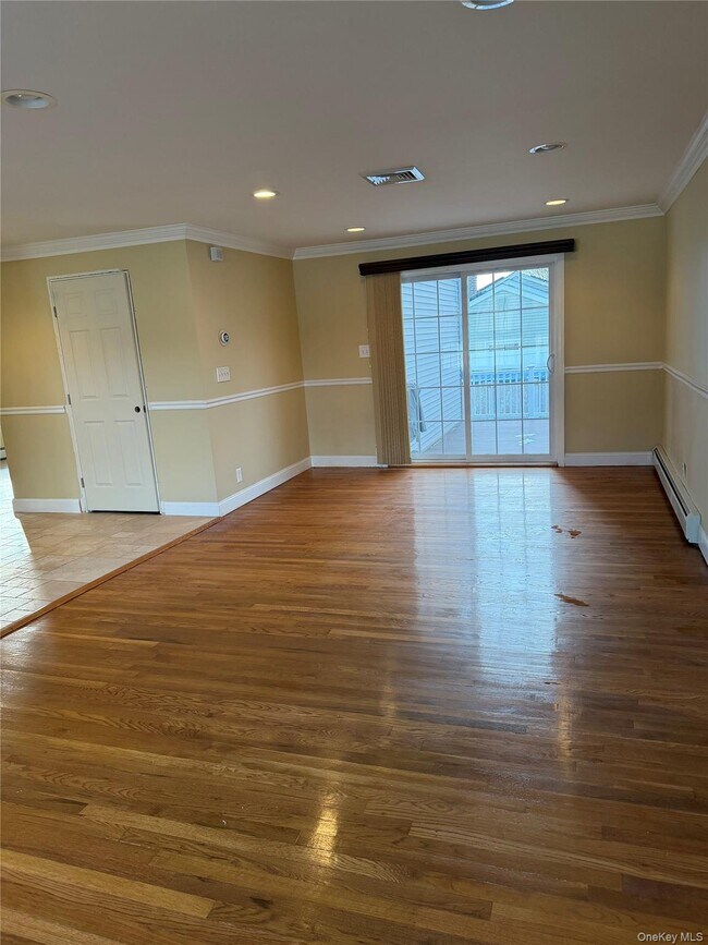 Foto del edificio - 72 N Fordham Rd