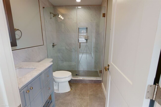 Building Photo - 2 br, 2 bath Triplex - 730 N 16th ST Unit 2