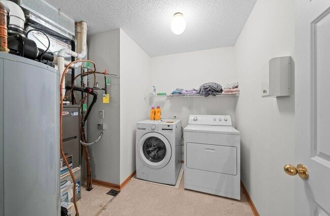 Laundry - 9616 Linden Ln N