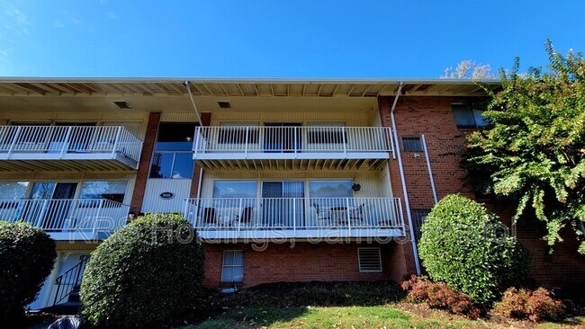 Building Photo - 5616 Crenshaw Rd