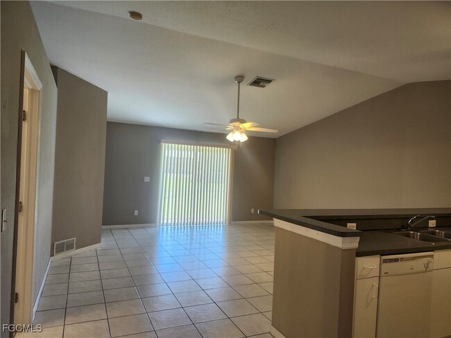 Building Photo - 3733 Country Club Blvd