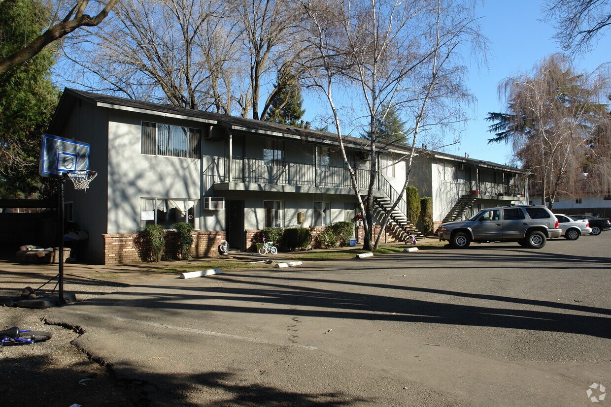 Building Photo - 372-374 Rio Linda Ave