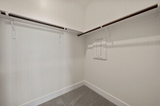 Building Photo - 219 Pinnacle Ln