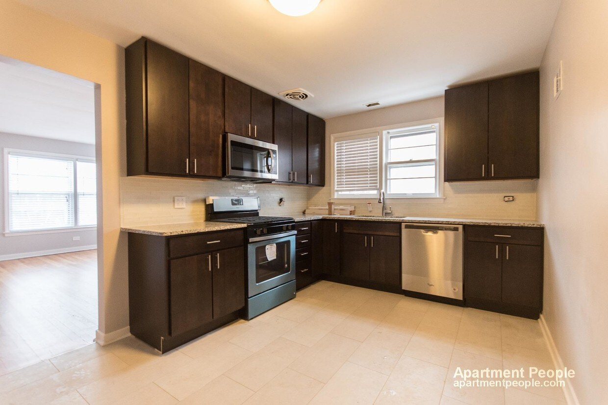Foto principal - 8845 Bronx Ave