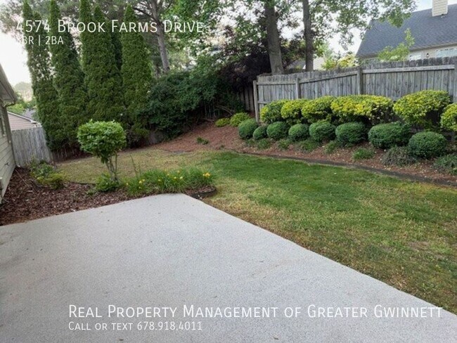 Foto del edificio - 4574 Brook Farms Dr