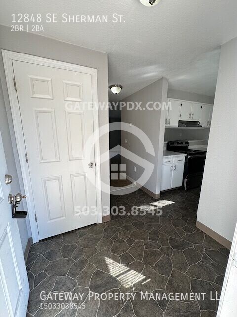 Foto del edificio - 12848 SE Sherman St