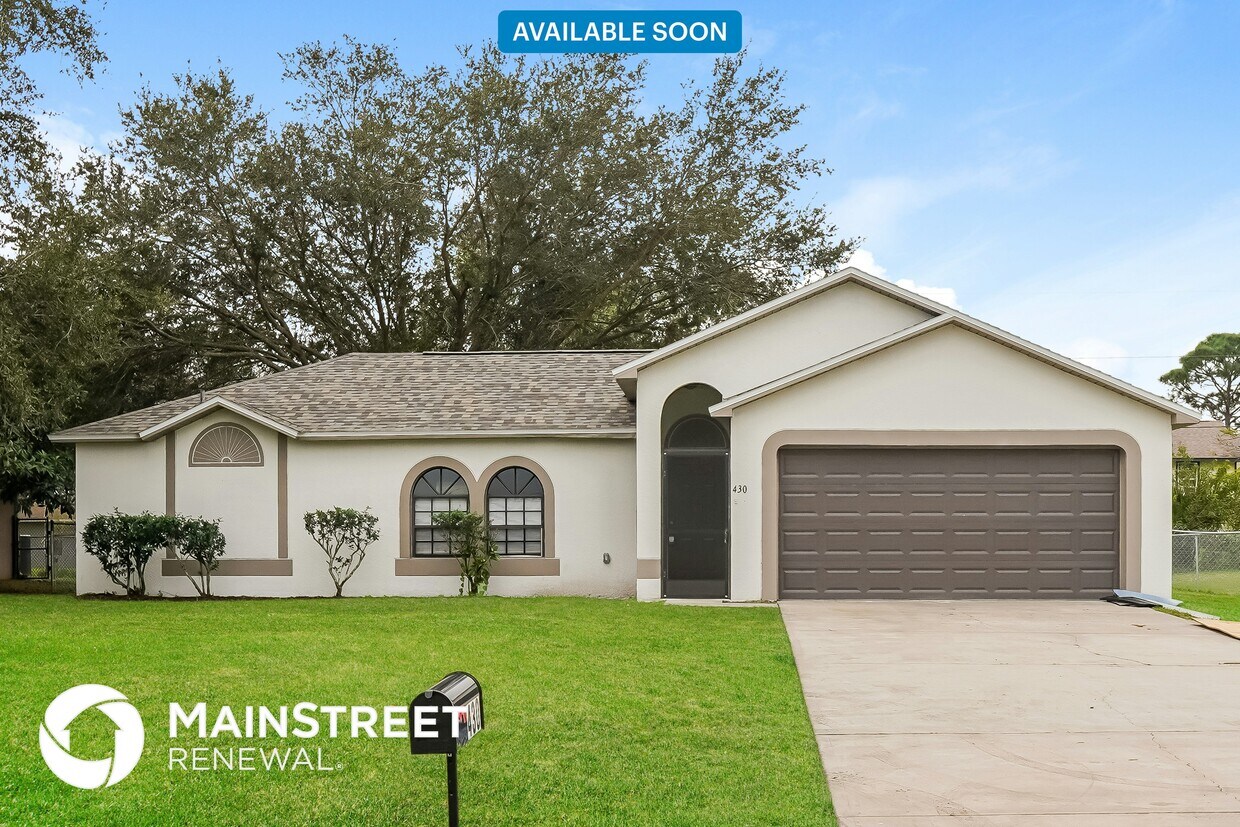 Primary Photo - 430 Almansa St NE