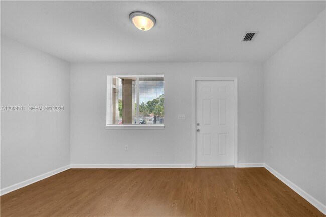 Foto del edificio - 14226 NW 17th Ave