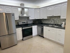 Building Photo - 9256 Sable Ridge Cir