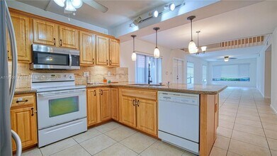 Building Photo - 11101 SW 15th Manor