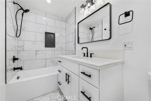 Building Photo - 5706 Burnet Ave