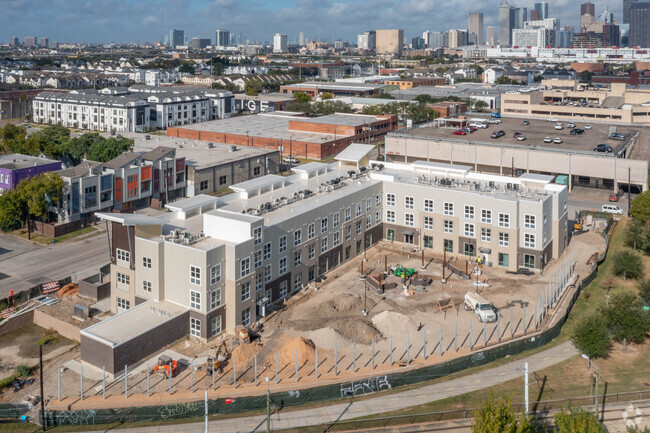 Los trabajos de construcción: Oct 2022 - Sunrise Lofts