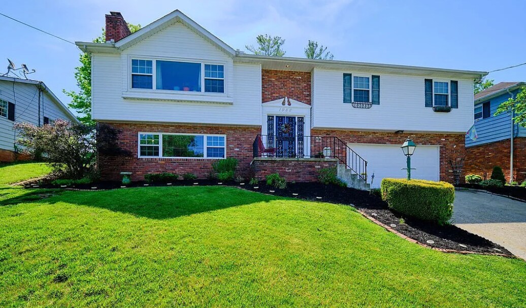 1988 Parkwood Rd, Charleston, WV 25314 House Rental in Charleston, WV