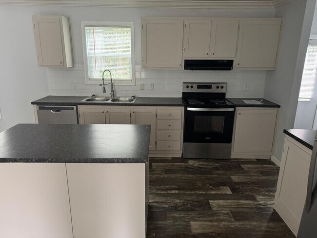 Foto del edificio - 3/2 Brooksville Available Now ! Apply for FREE This Holiday Season!