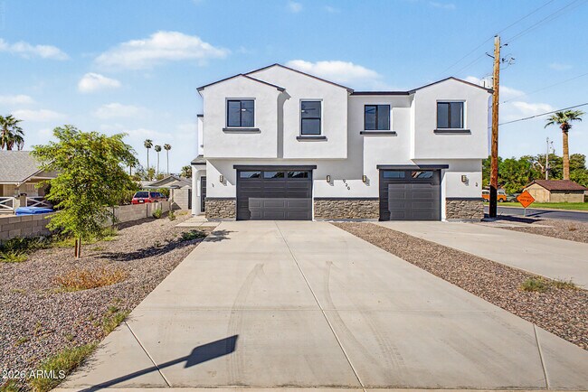 Building Photo - 920 E Pasadena Ave
