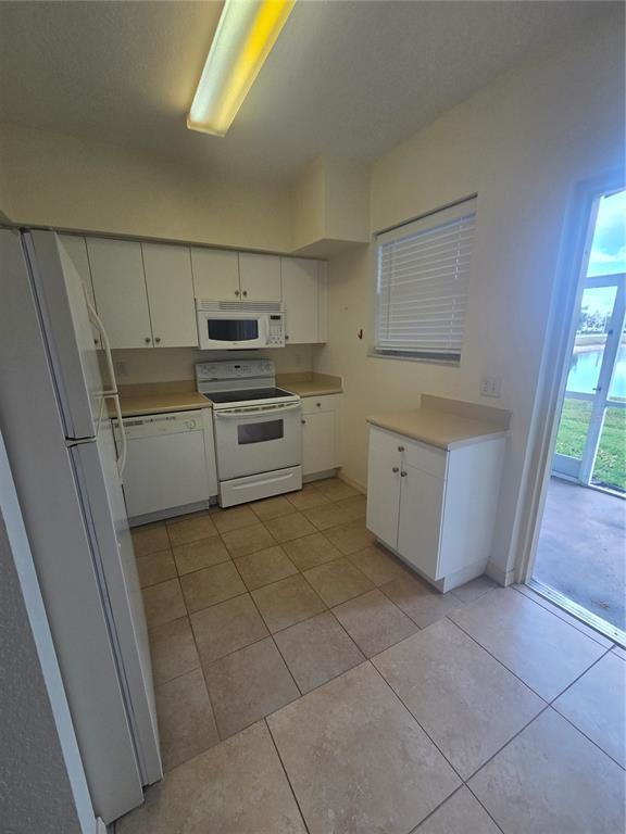 Foto del edificio - 8312 Bernwood Cove Loop