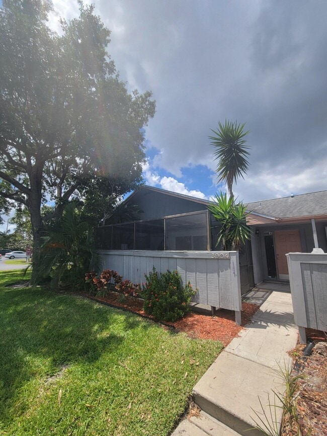 Building Photo - 3904 NW Cinnamon Tree Cir