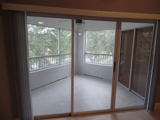 Foto del edificio - 2810 N Oakland Forest Dr
