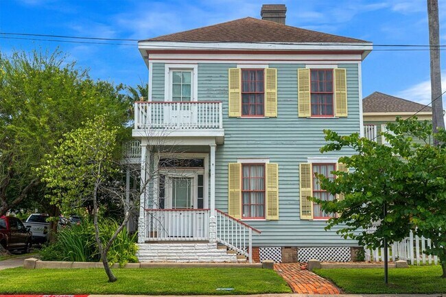 Building Photo - 502 15th St