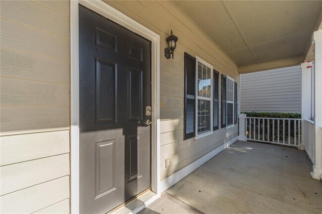 Foto del edificio - 2716 Lake Park Terrace