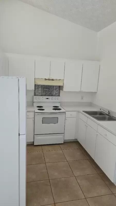 Foto del edificio - 1661 SE Lennard Rd