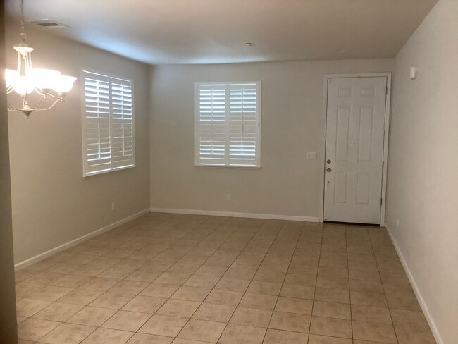 Building Photo - 4504 Crimson Clover Dr