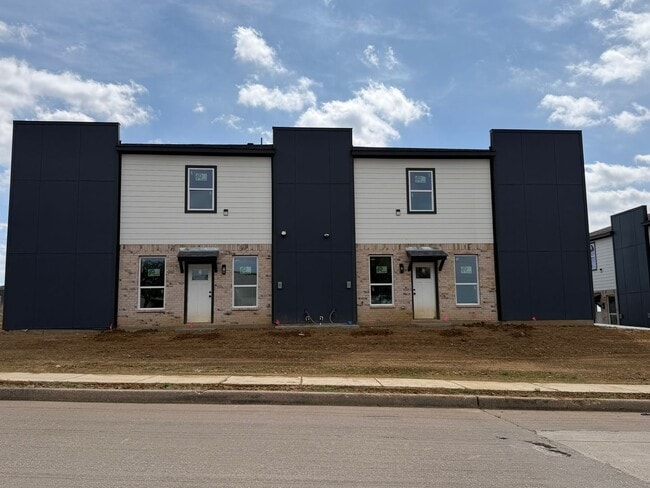 Yasmin Court Townhomes - Yasmin Court Townhomes