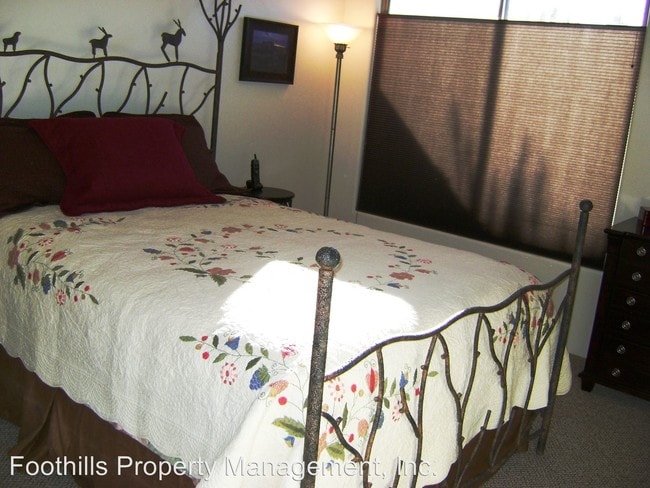 Building Photo - 427 Desert Poppy Dr