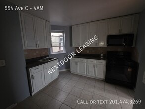Building Photo - 554 Avenue C