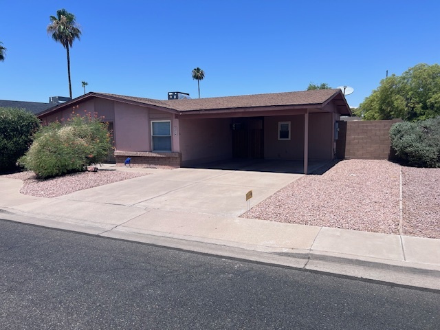 Primary Photo - 2424 W Jacinto Ave