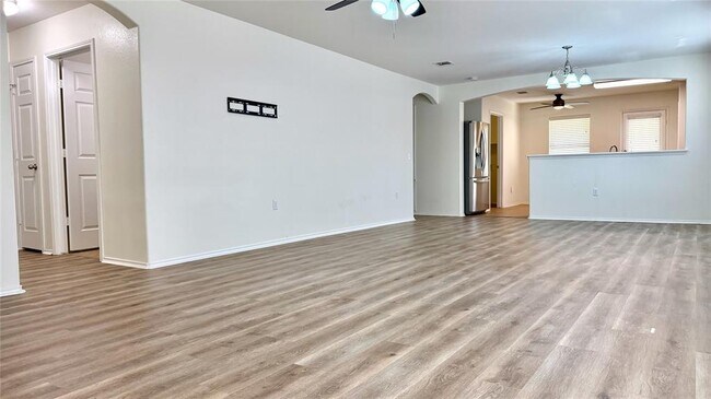 Building Photo - 5713 Nelson Oaks Dr