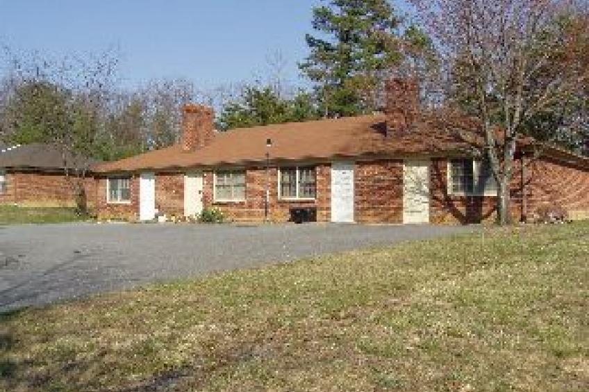 Primary Photo - 137 Oak Hill Dr