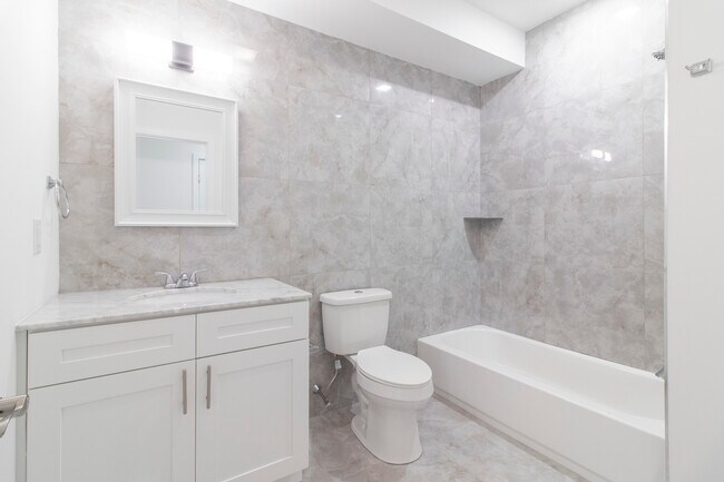Foto del edificio - 2429 W Thompson St