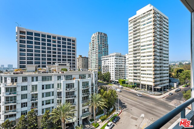 Building Photo - 10660 Wilshire Blvd