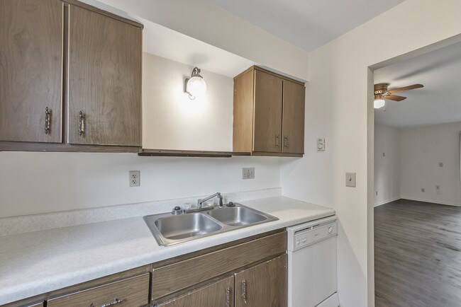 Village Green Apartments Marshall Mi Apartments Com