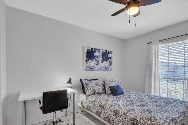 Foto del edificio - 2425 Ashdale Dr