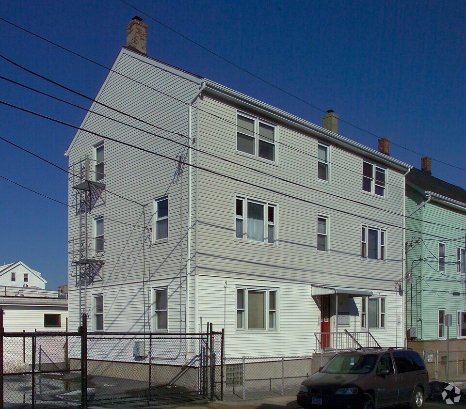 317 4th St, Fall River, MA 02721 Apartments in Fall River, MA