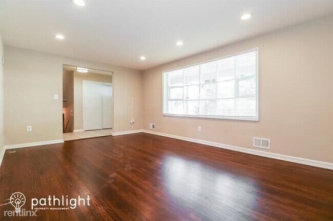 Building Photo - 4 br, 3 bath House - 4208 Blacksnake Drive