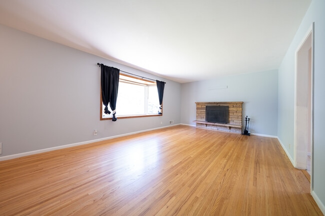 Building Photo - 4689 Morris Ln