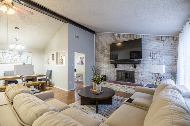 Building Photo - 5701 Quail Run St