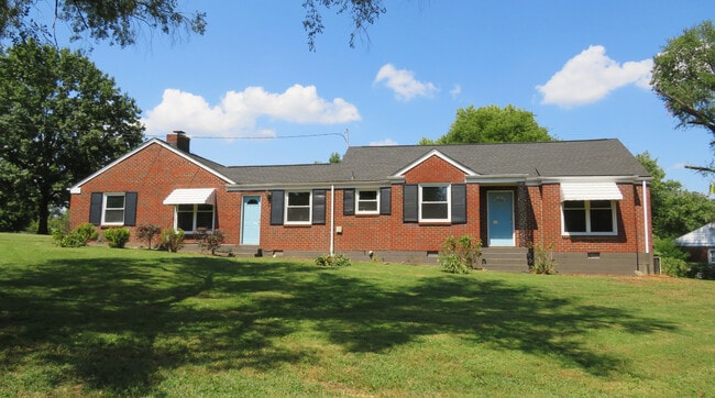 Photo - 2203 Ravenwood Dr House