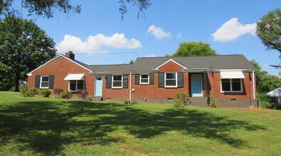 Building Photo - 2203 Ravenwood Dr