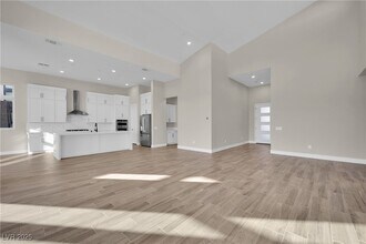 Building Photo - 11079 Rolling Vista Dr