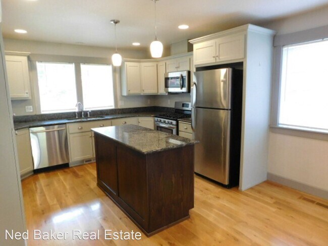 Building Photo - 3 br, 2 bath House - 575 Browning Ave. SE