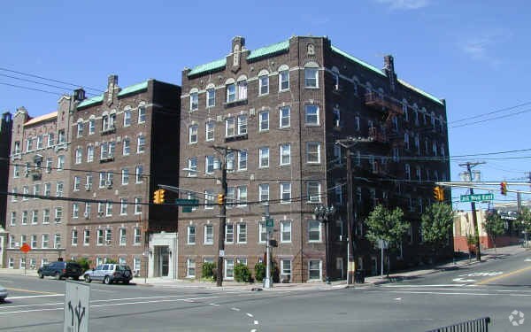 Building Photo - Carla Nicole