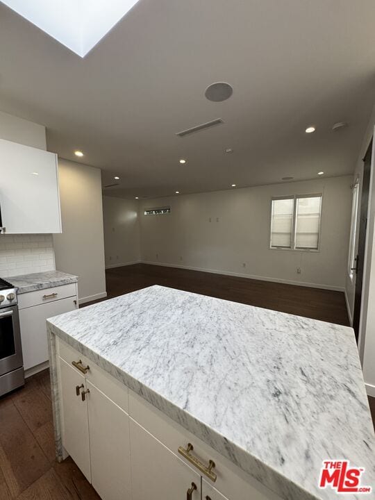Building Photo - 1009 Palms Blvd